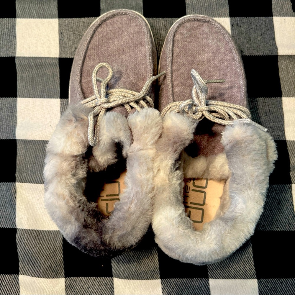 Hey Dude - rarely worn, size 6